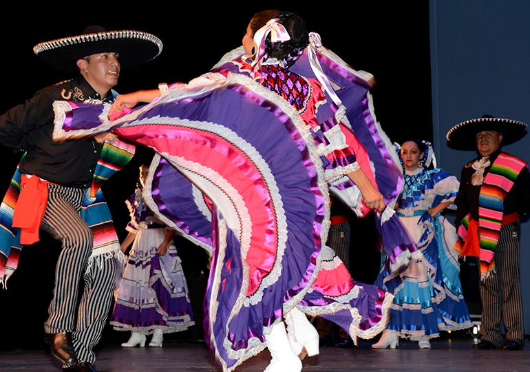 Danças do Mundo na Pedreira das Penas