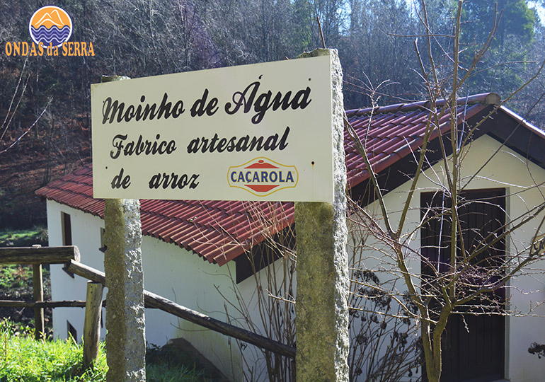 Moinhos de água de fabrico artesanal do arroz Caçarola, no Rio Ul em Oliveira de Azeméis