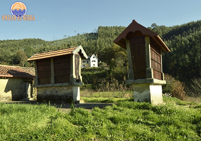 Espigueiros em Vilarinho de São Luís - Palmaz - Oliveira de Azeméis Espigueiros em Vilarinho de São Luís - Palmaz - Oliveira de Azeméis