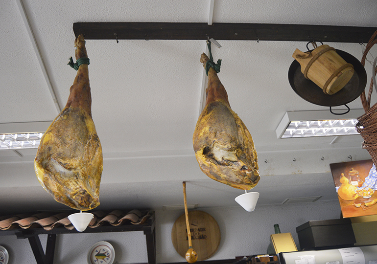 Casa Alentejana de Ovar - Produtos Regionais do Alentejo - Presuntos