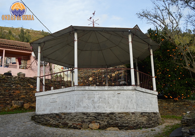 Coreto da aldeia de Covas do Rio - São Pedro do Sul