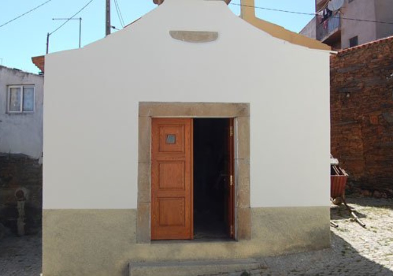 Capela de Santa Cruz de Maçores