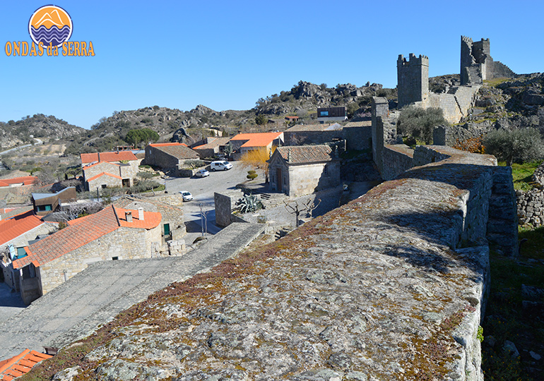 Marialva - Aldeia Histórica de Portugal - Muralha do Castelo com  vista para o Arrabalde