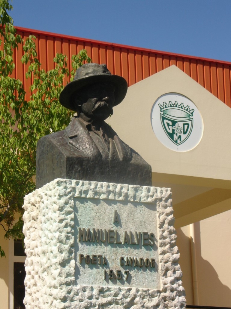 Monumento a Manuel Alves, Poeta Cavador - Anadia
